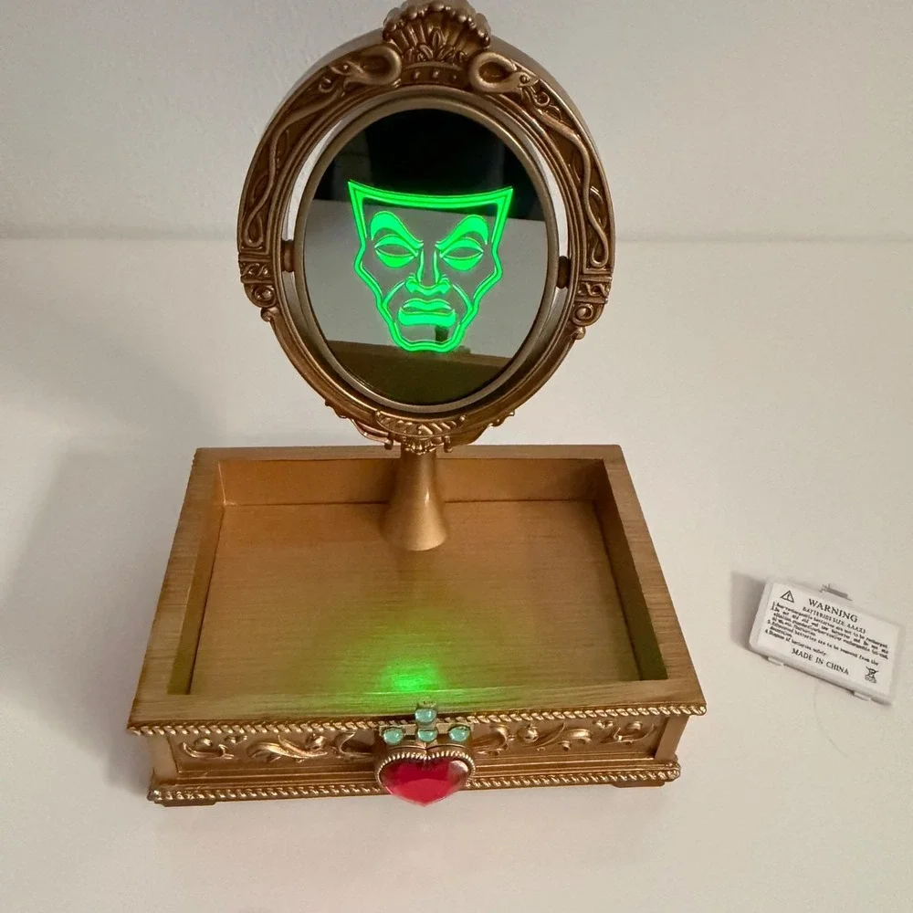 Disney Villains Evil Queen Light Up Mirror Vanity Tray Limited Edition NWT